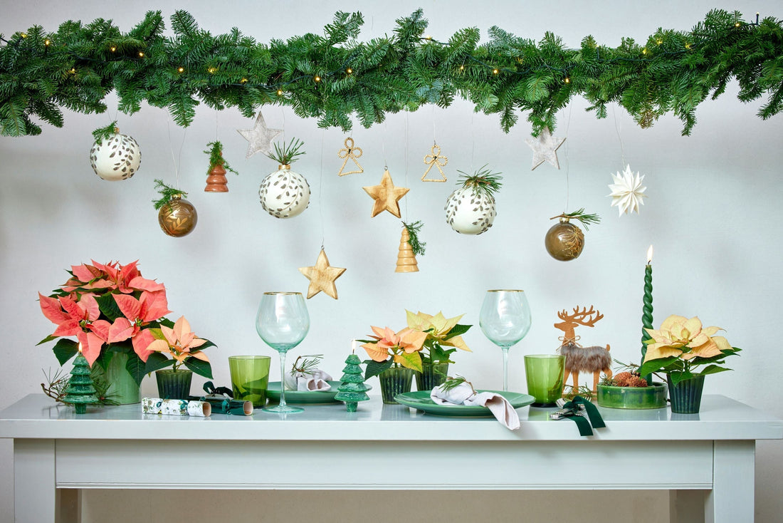 10 Creative Christmas Shelf Display Ideas by Splendas