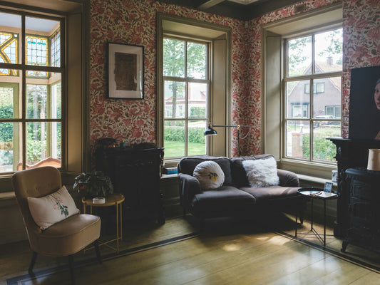 Vintage Revival: How to Mix Mid-Century Modern and Maximalist Decor in 2025