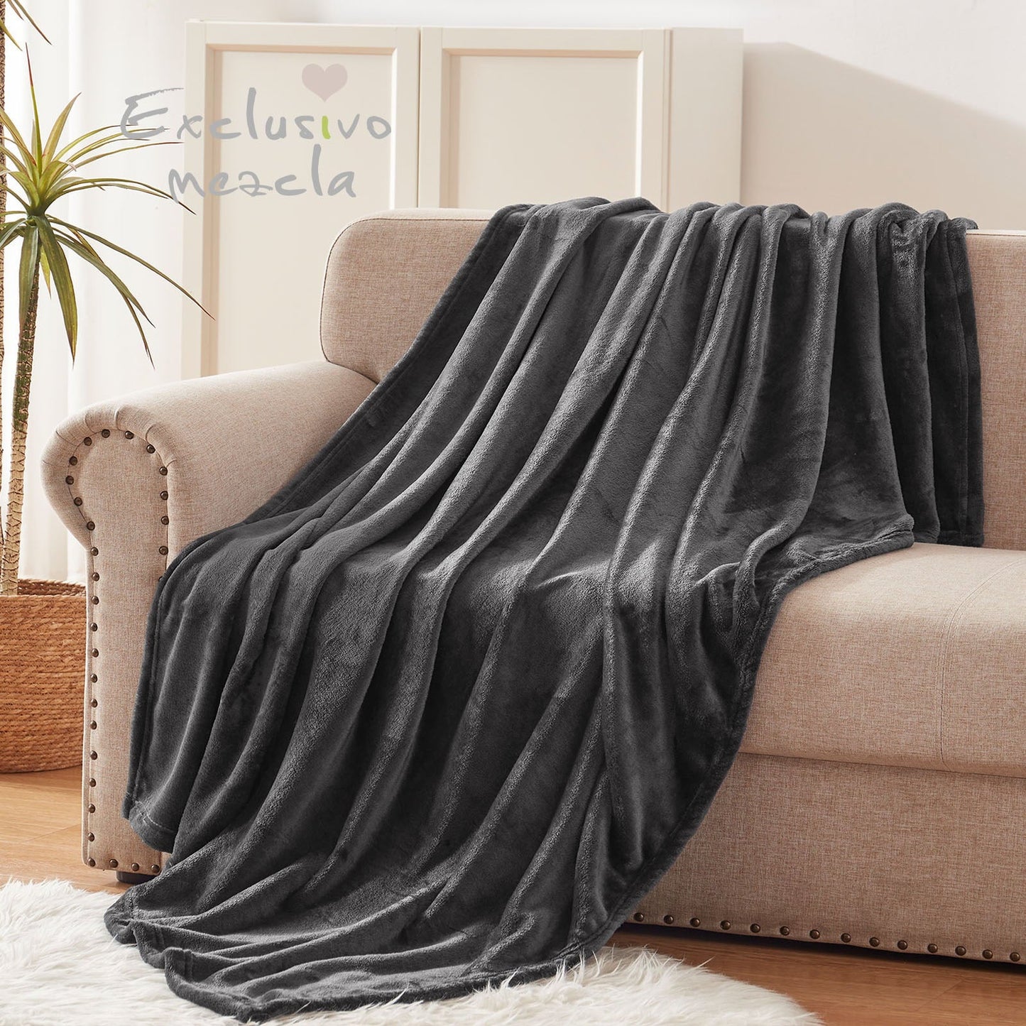Fleece Throw Blanket for Couch/Bed, Lightweight and Cozy( Ivory )