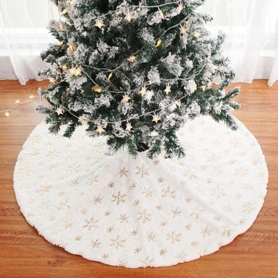 Christmas tree skirt silver sequin embroidered close up detail