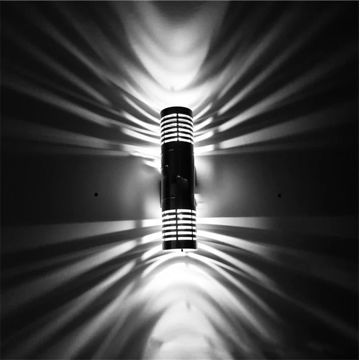 Double head LED wall lamp dual beam light on dark wall
