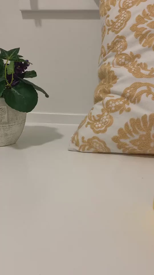 Flat duck lamp at full brightness showing silicone glow