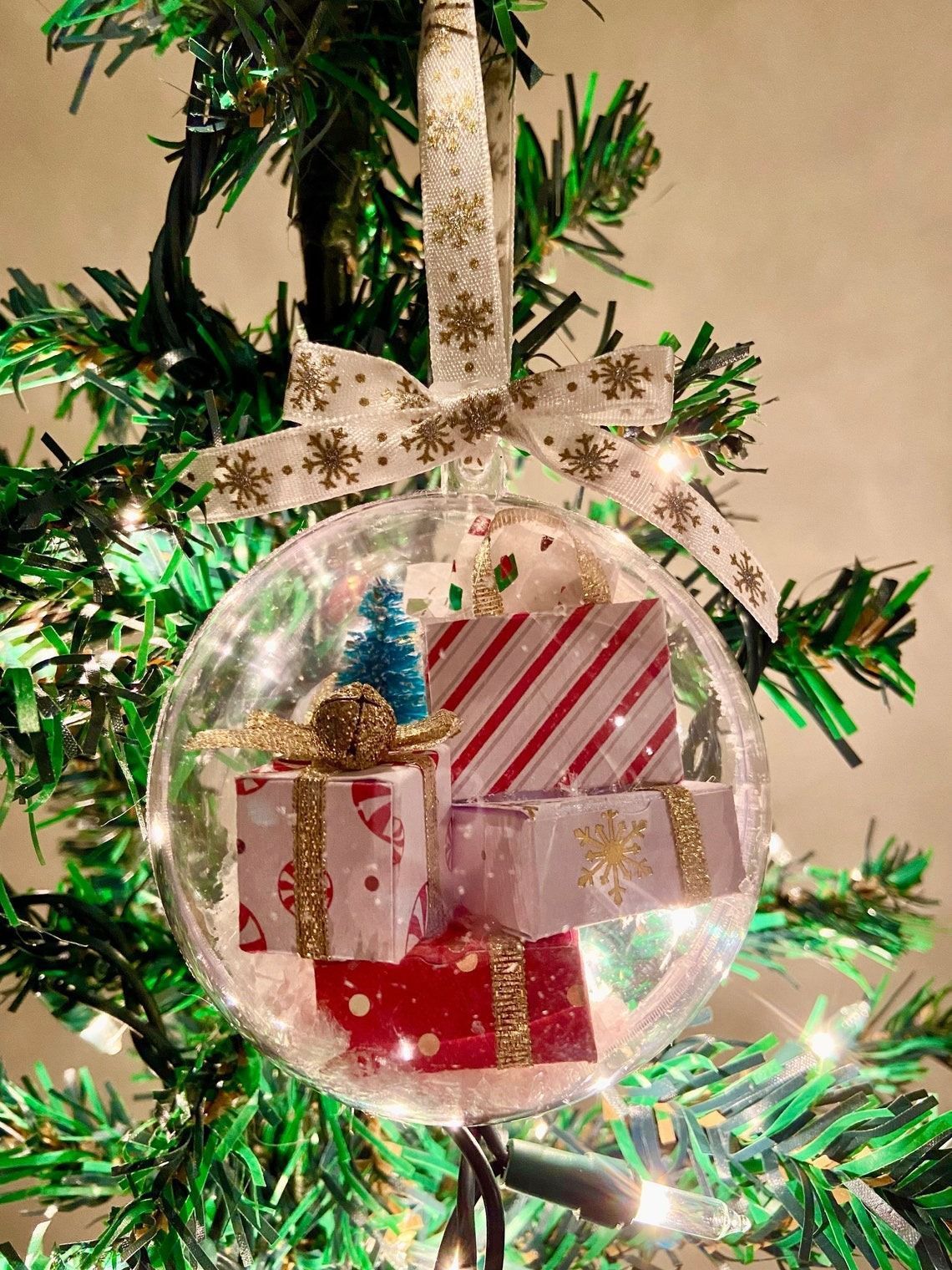 Splendas Christmas transparent ball hanging ornaments all 8 scene layout styles flat lay display