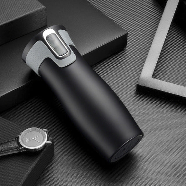 Vacuum insulated travel mug in black stainless steel